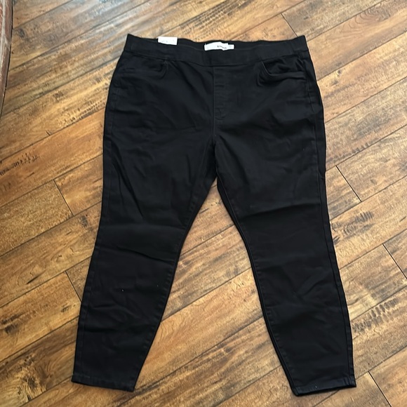 Brand New Women’s Sonoma by Kohl’s Black Jeggings in size 22W - Picture 3 of 5